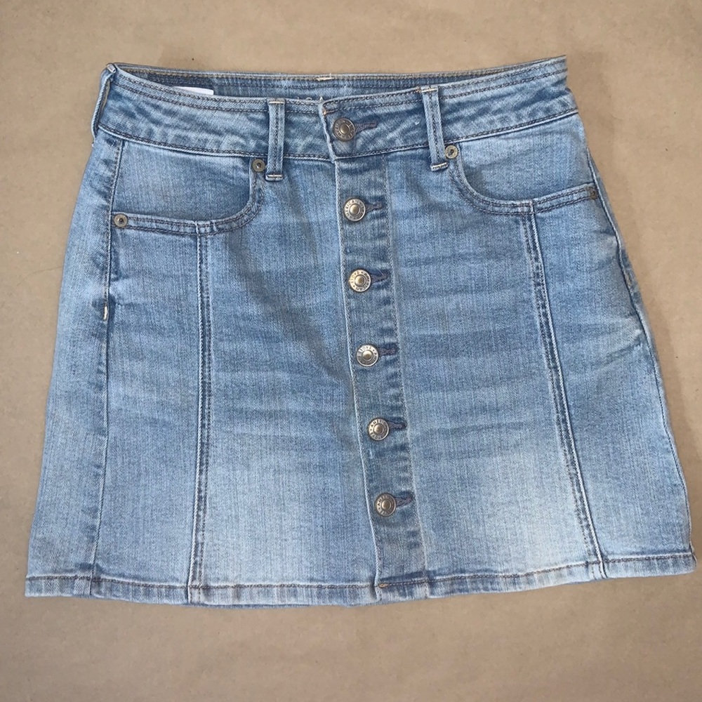 american eagle button up denim skirt
